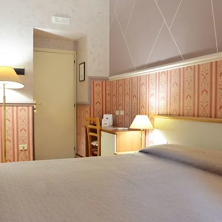 ゲストハウス Centro 4*