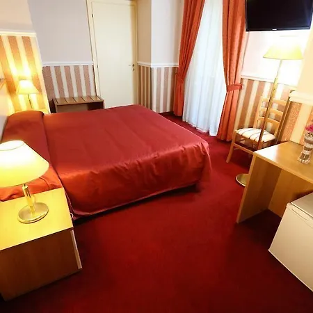 Centro ゲストハウス 4*